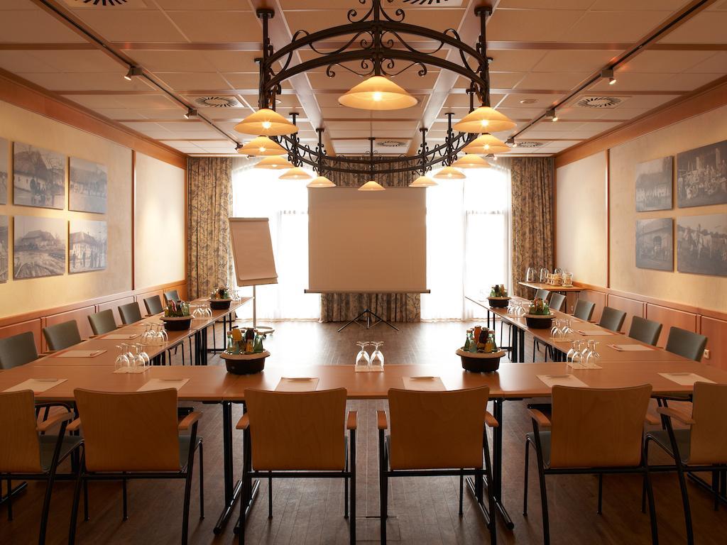 Hotel Landzeit Restaurant Voralpenkreuz à Sattledt Extérieur photo