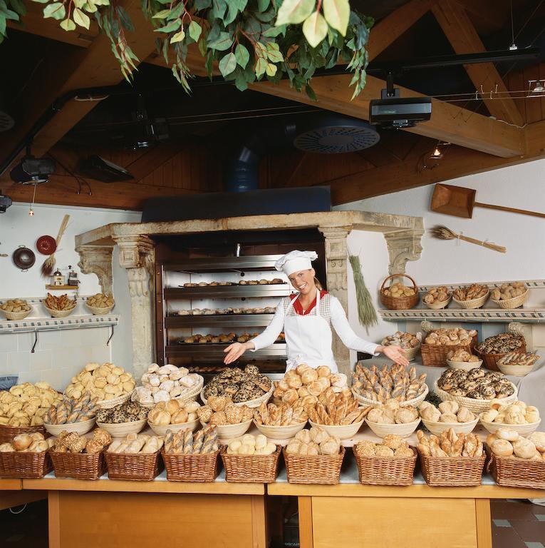 Hotel Landzeit Restaurant Voralpenkreuz à Sattledt Extérieur photo